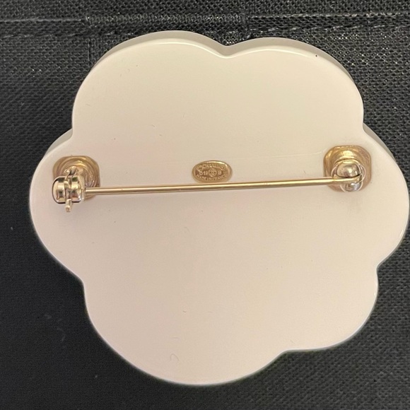CHANEL TIMELESS ENAMEL CC CAMELLIA BROOCH - Picture 11 of 14